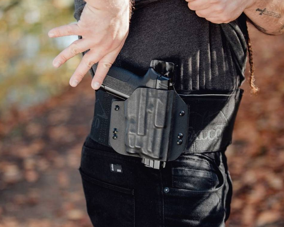 Why the Bravobelt Belly Band Holster Is Gaining Ground with Everyday Carriers