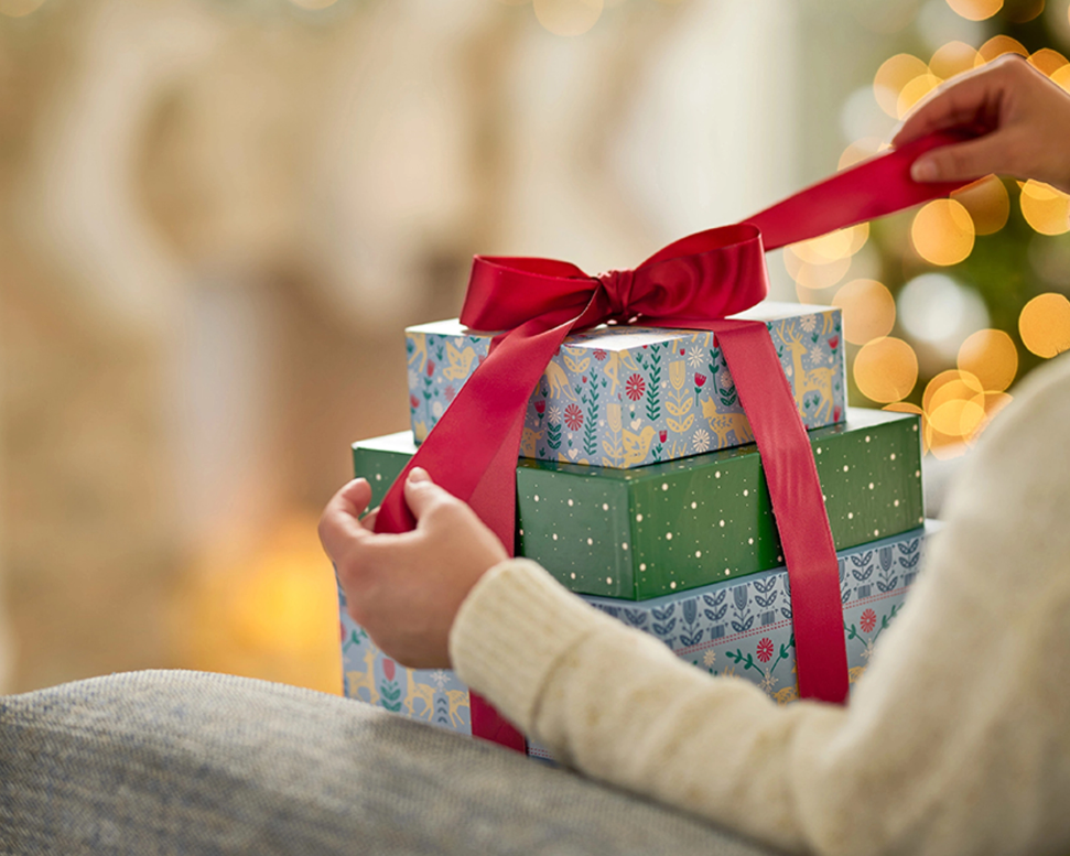 What to Gift When You Just Started Talking but It’s Holiday Season